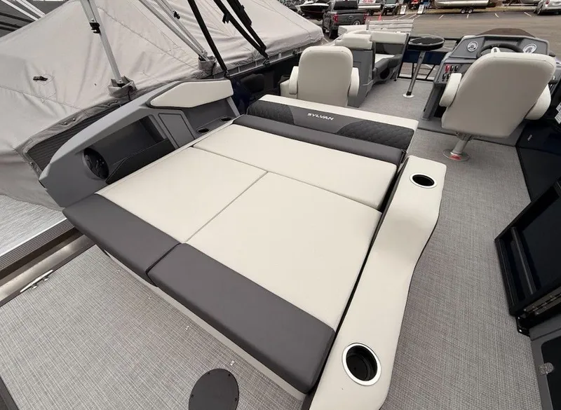 Slide: The Image of Sylvan R-22 CLZ DH 2026 - 10