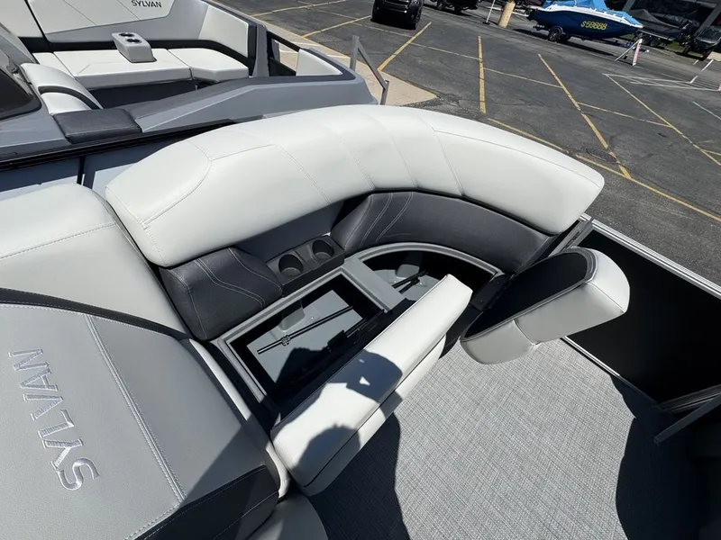 Slide: The Image of Sylvan MIRAGE 8522 CLZ 2026 - 12