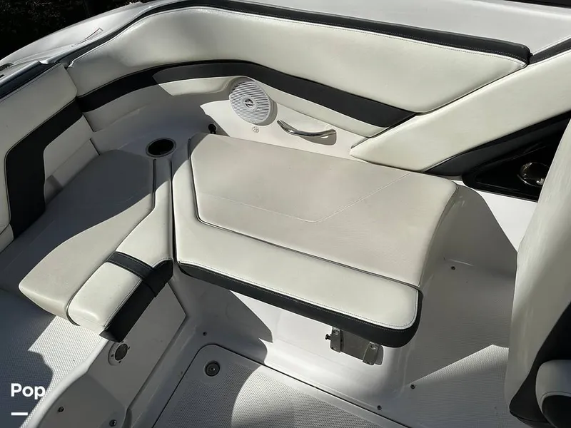 Slide: The Image of Yamaha AR 240 HO 2015 - 14867187