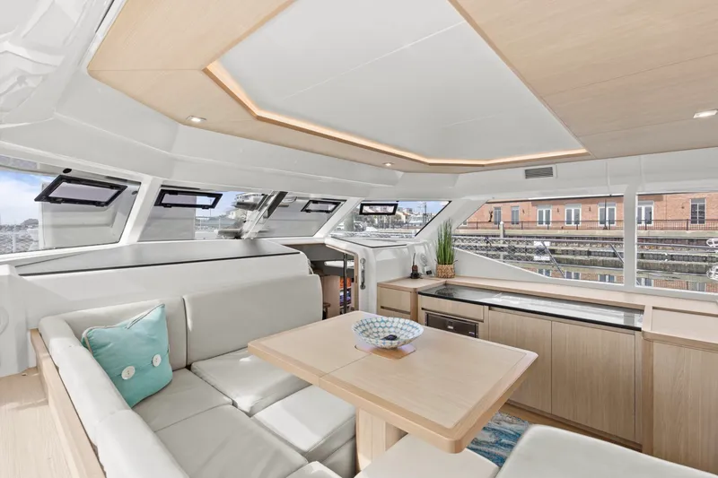 Slide: The Image of Aquila 44 2018 - 16