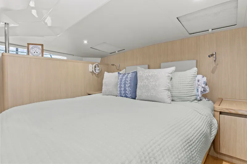 Slide: The Image of Aquila 44 2018 - 26