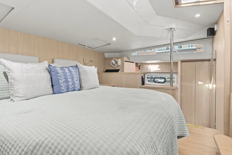 Slide: The Image of Aquila 44 2018 - 27