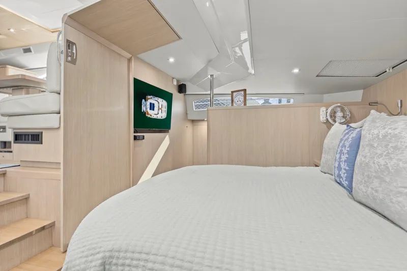 Slide: The Image of Aquila 44 2018 - 28