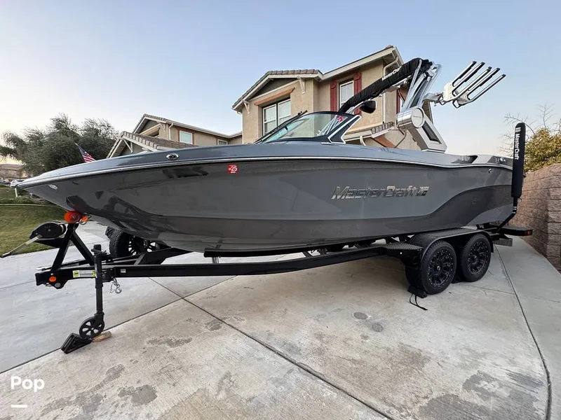 Slide: The Image of Mastercraft XT23 2022 - 15086098