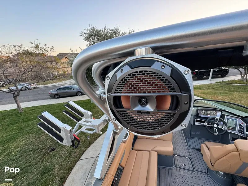 Slide: The Image of Mastercraft XT23 2022 - 15086033