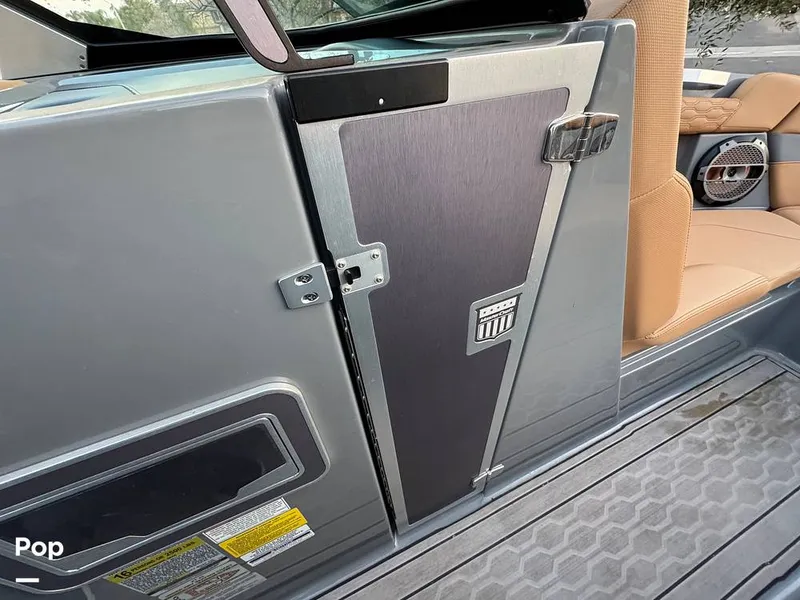 Slide: The Image of Mastercraft XT23 2022 - 15086047