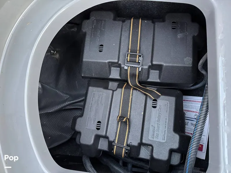 Slide: The Image of Mastercraft XT23 2022 - 15086075