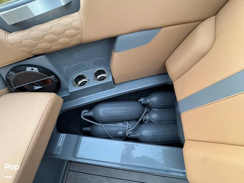 Slide: The Image of Mastercraft XT23 2022 - 15086080