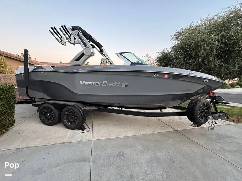 Slide: The Image of Mastercraft XT23 2022 - 15086096