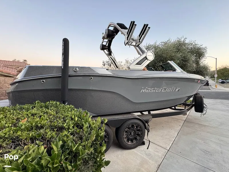 Slide: The Image of Mastercraft XT23 2022 - 15086097