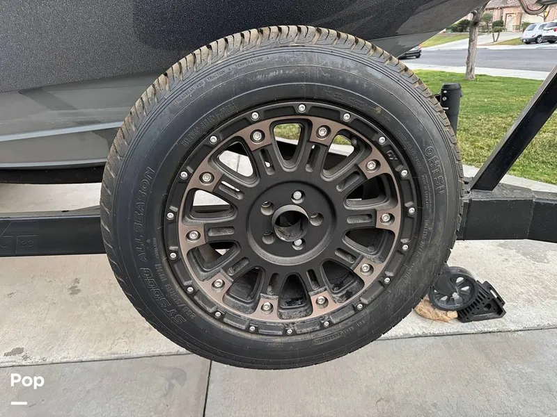 Slide: The Image of Mastercraft XT23 2022 - 15086112