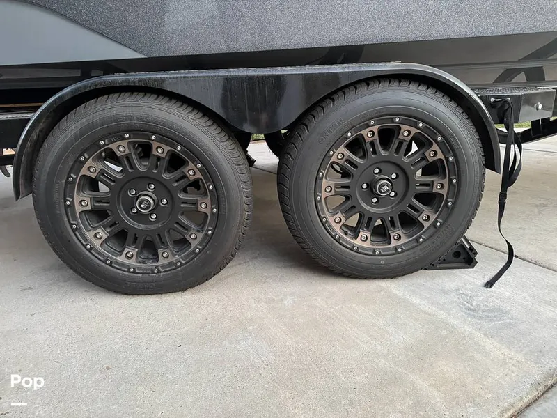 Slide: The Image of Mastercraft XT23 2022 - 15086115