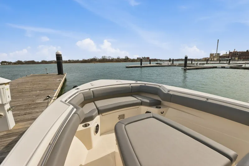 Slide: The Image of Boston Whaler 280 Outrage 2026 - 16