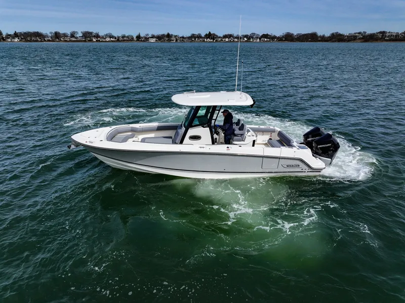 Slide: The Image of Boston Whaler 280 Outrage 2026 - 19