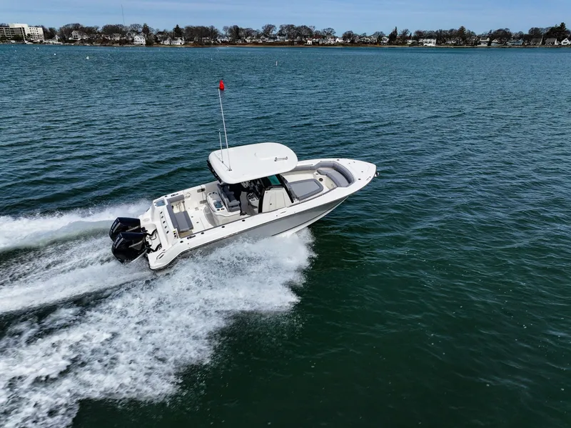 Slide: The Image of Boston Whaler 280 Outrage 2026 - 20