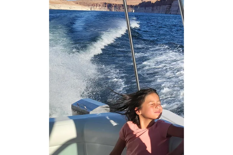 Slide: The Image of Garmin marine display on 1994 Cruisers Yachts 3675 Esprit, showing sonar data. - 24