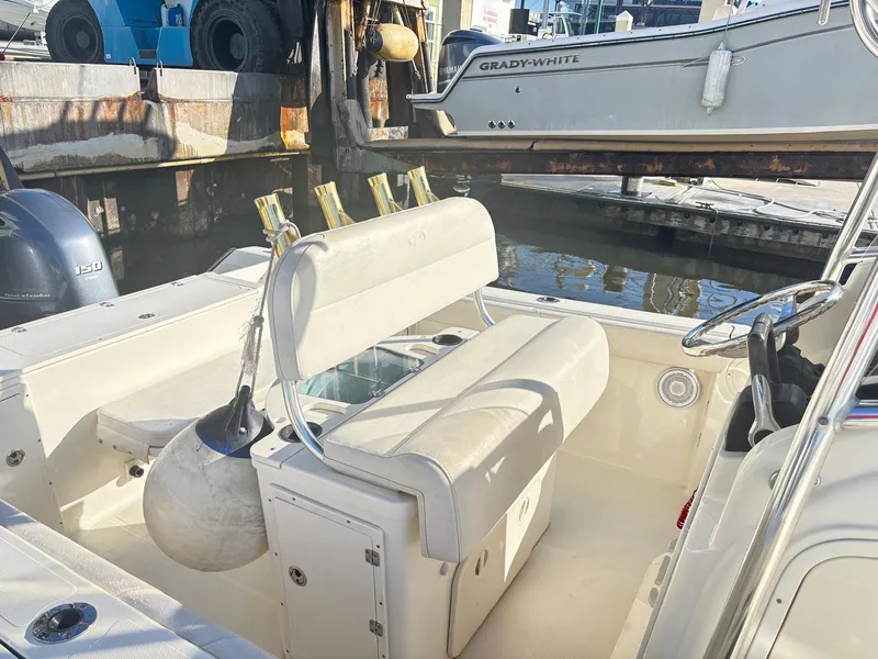 Slide: The Image of Pursuit 2570 CC 2005 - 12