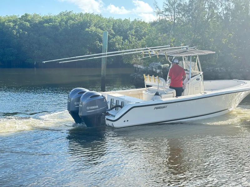 Slide: The Image of Pursuit 2570 CC 2005 - 3