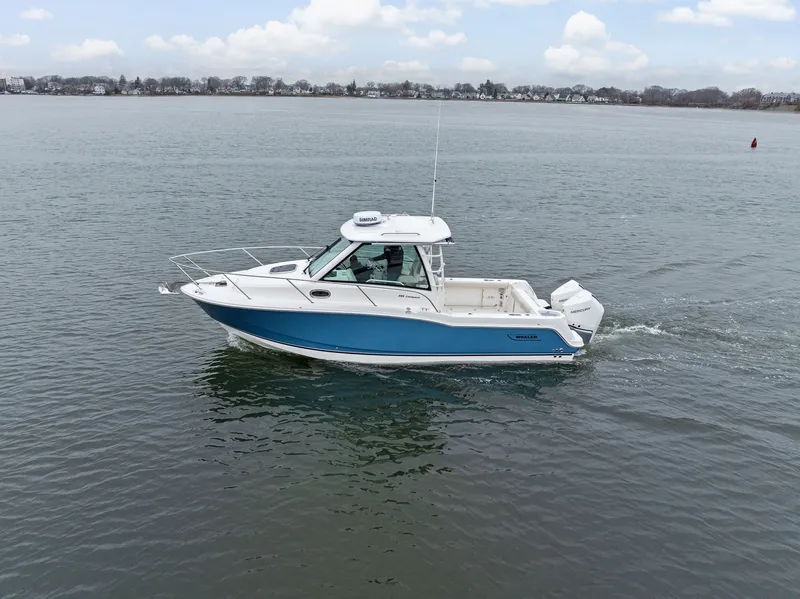 Slide: The Image of Boston Whaler 285 Conquest 2026 - 44