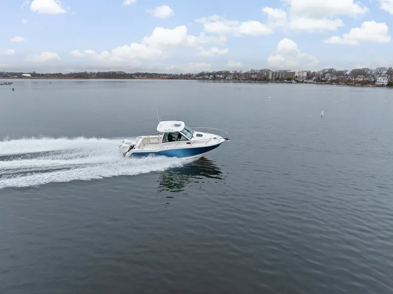 Slide: The Image of Boston Whaler 285 Conquest 2026 - 45