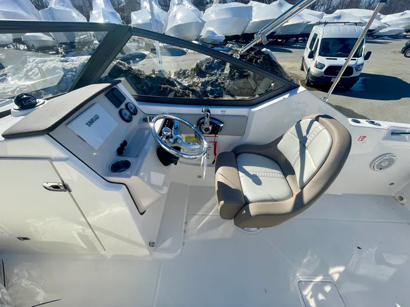 Slide: The Image of Boston Whaler 210 Vantage 2026 - 12