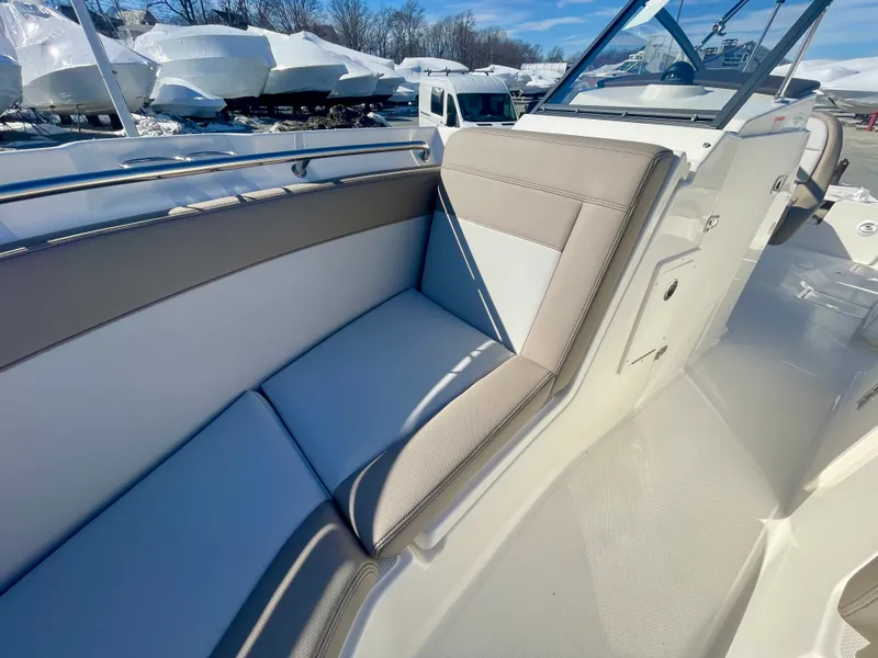 Slide: The Image of Boston Whaler 210 Vantage 2026 - 22