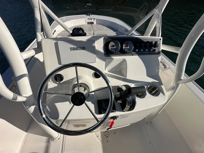Slide: The Image of Boston Whaler 190 Montauk 2026 - 19