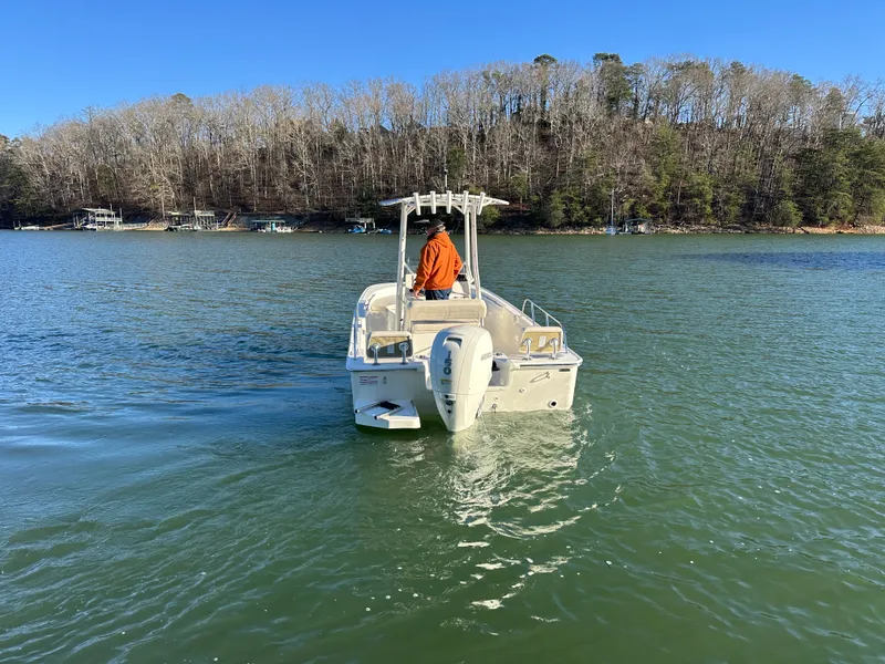 Slide: The Image of Boston Whaler 190 Montauk 2026 - 3