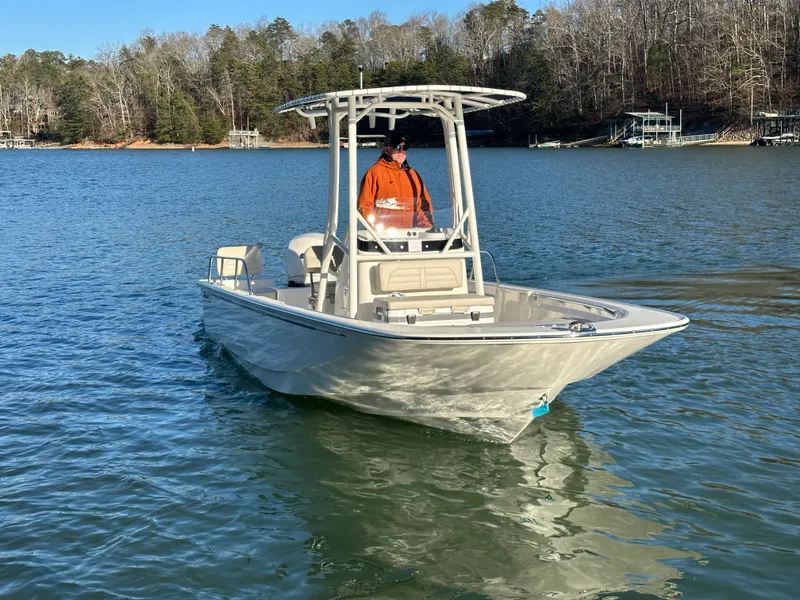 Slide: The Image of Boston Whaler 190 Montauk 2026 - 7