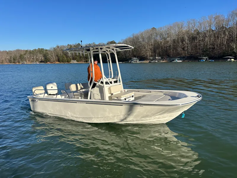 Slide: The Image of Boston Whaler 190 Montauk 2026 - 8