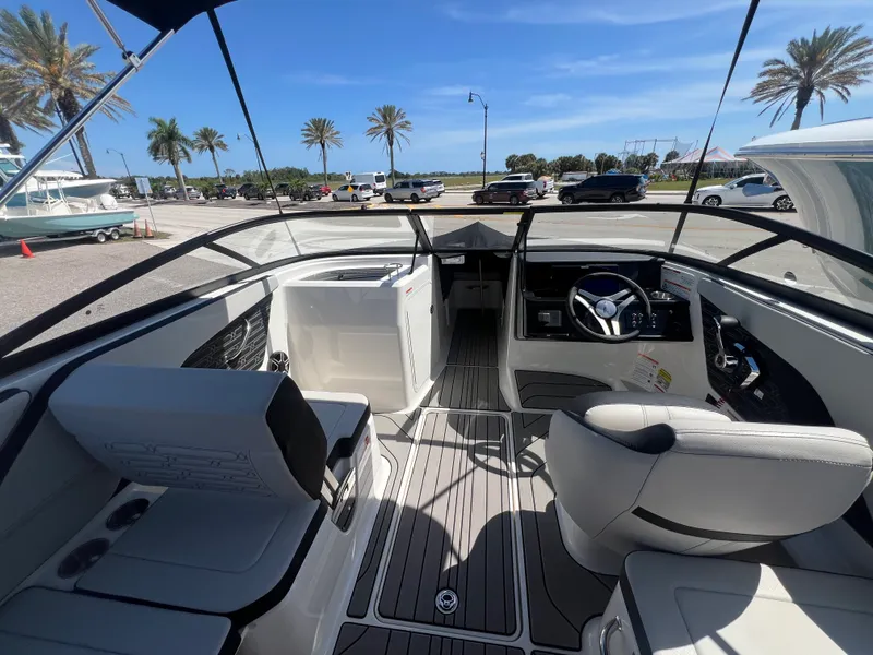 Slide: The Image of Sea Ray SPX 210 Outboard 2026 - 15