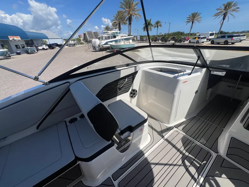 Slide: The Image of Sea Ray SPX 210 Outboard 2026 - 16