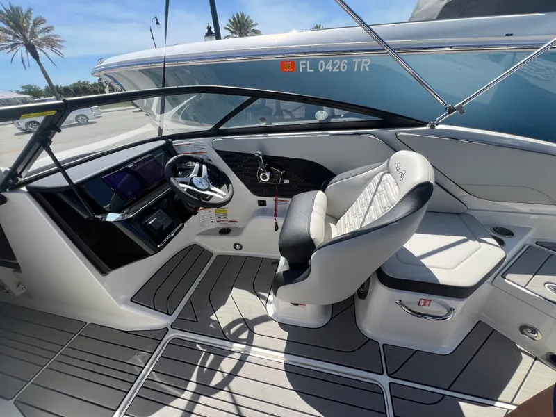 Slide: The Image of Sea Ray SPX 210 Outboard 2026 - 18