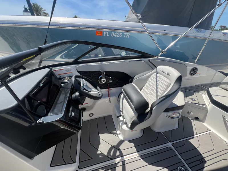 Slide: The Image of Sea Ray SPX 210 Outboard 2026 - 19