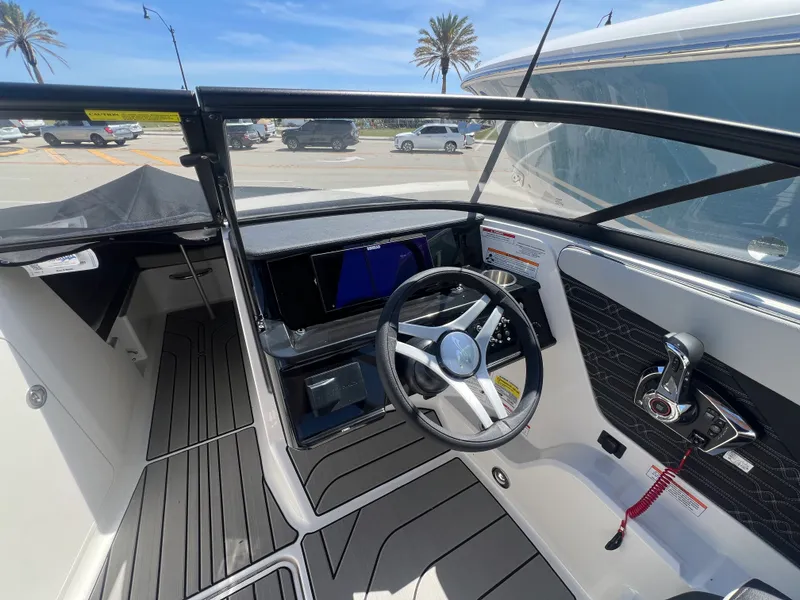 Slide: The Image of Sea Ray SPX 210 Outboard 2026 - 21