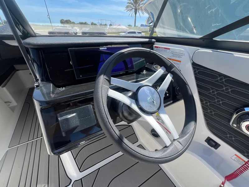 Slide: The Image of Sea Ray SPX 210 Outboard 2026 - 22