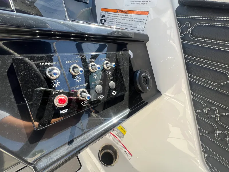 Slide: The Image of Sea Ray SPX 210 Outboard 2026 - 23