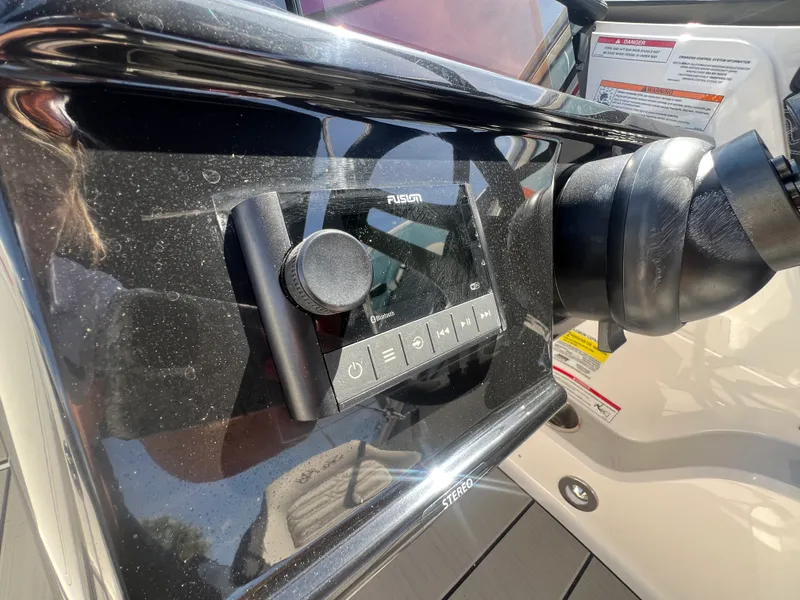 Slide: The Image of Sea Ray SPX 210 Outboard 2026 - 24
