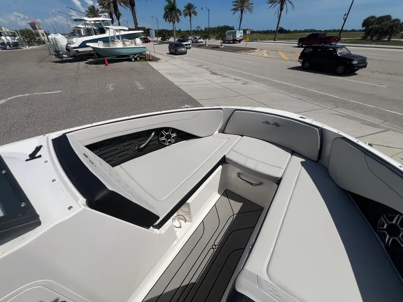 Slide: The Image of Sea Ray SPX 210 Outboard 2026 - 28