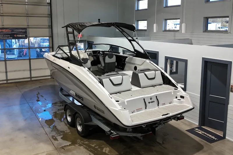 Slide: The Image of Yamaha AR250 2026 - 3