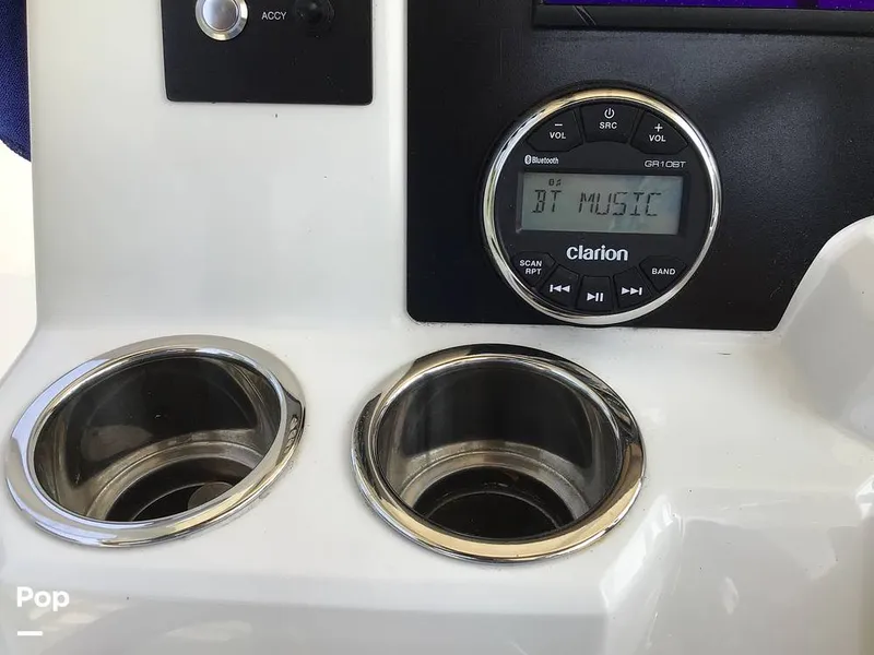 Slide: The Image of Robalo 202ex 2024 - 15558381