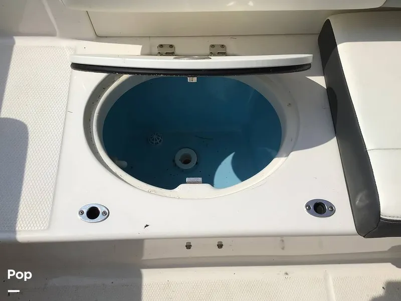 Slide: The Image of Robalo 202ex 2024 - 15558389