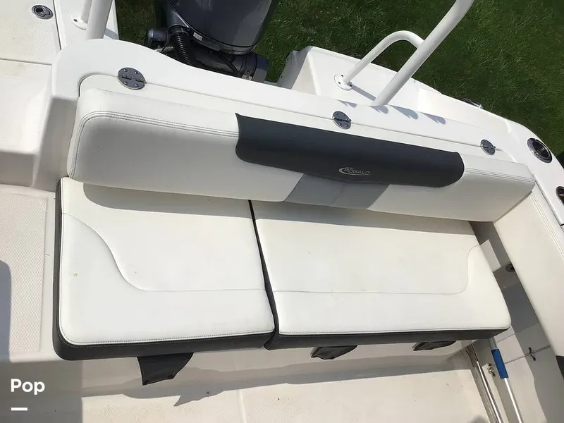 Slide: The Image of Robalo 202ex 2024 - 15558396