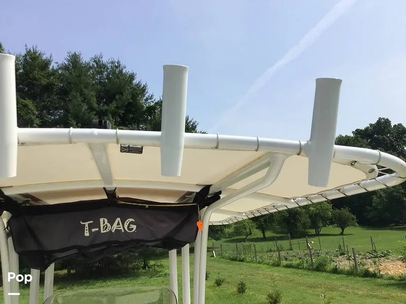 Slide: The Image of Robalo 202ex 2024 - 15558409