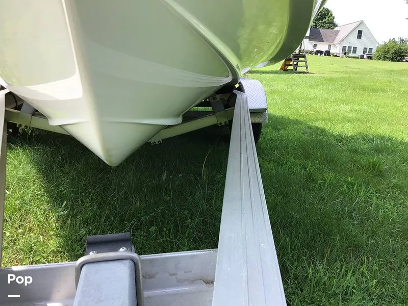 Slide: The Image of Robalo 202ex 2024 - 15558418