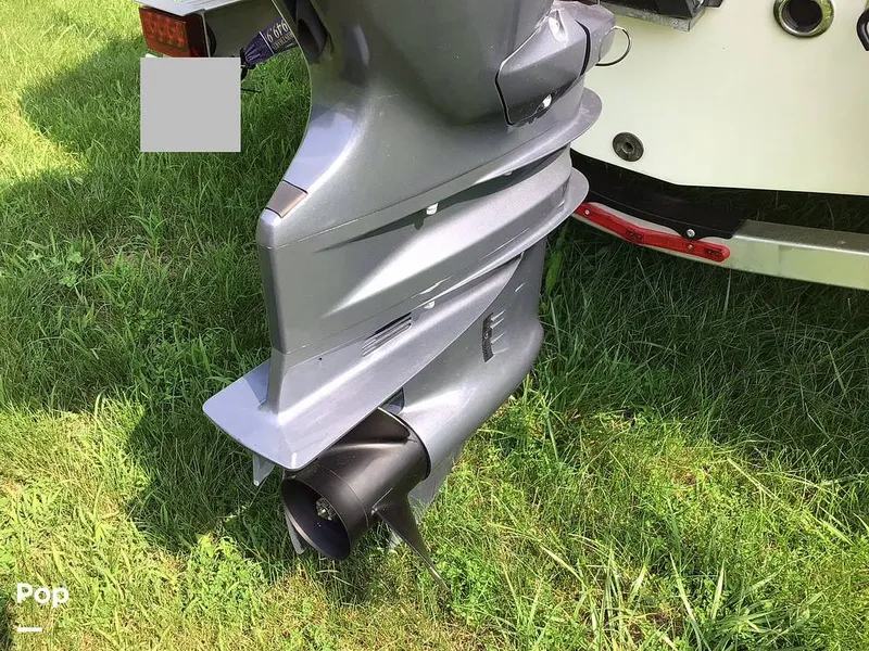 Slide: The Image of Robalo 202ex 2024 - 15558421