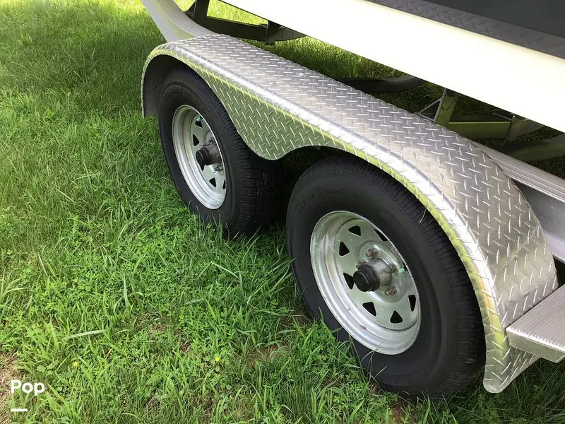 Slide: The Image of Robalo 202ex 2024 - 15558991