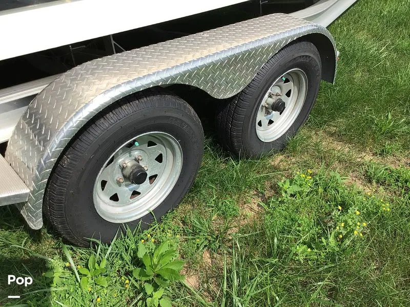 Slide: The Image of Robalo 202ex 2024 - 15558992