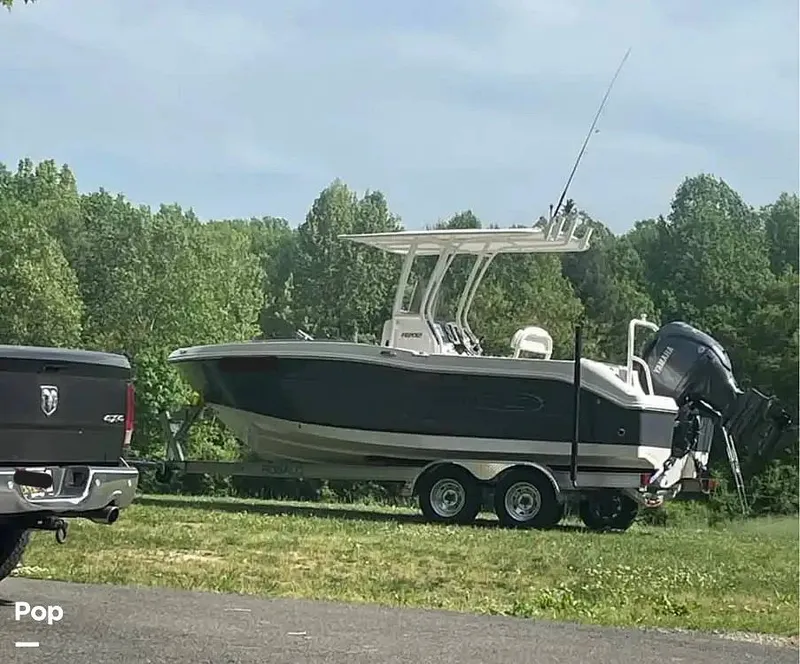 Slide: The Image of Robalo 202ex 2024 - 15108213