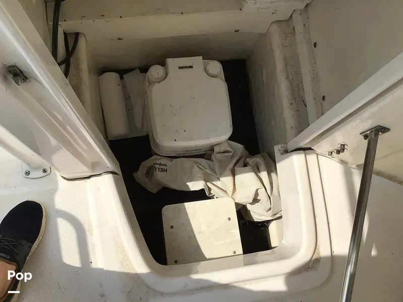 Slide: The Image of Robalo 202ex 2024 - 15558375